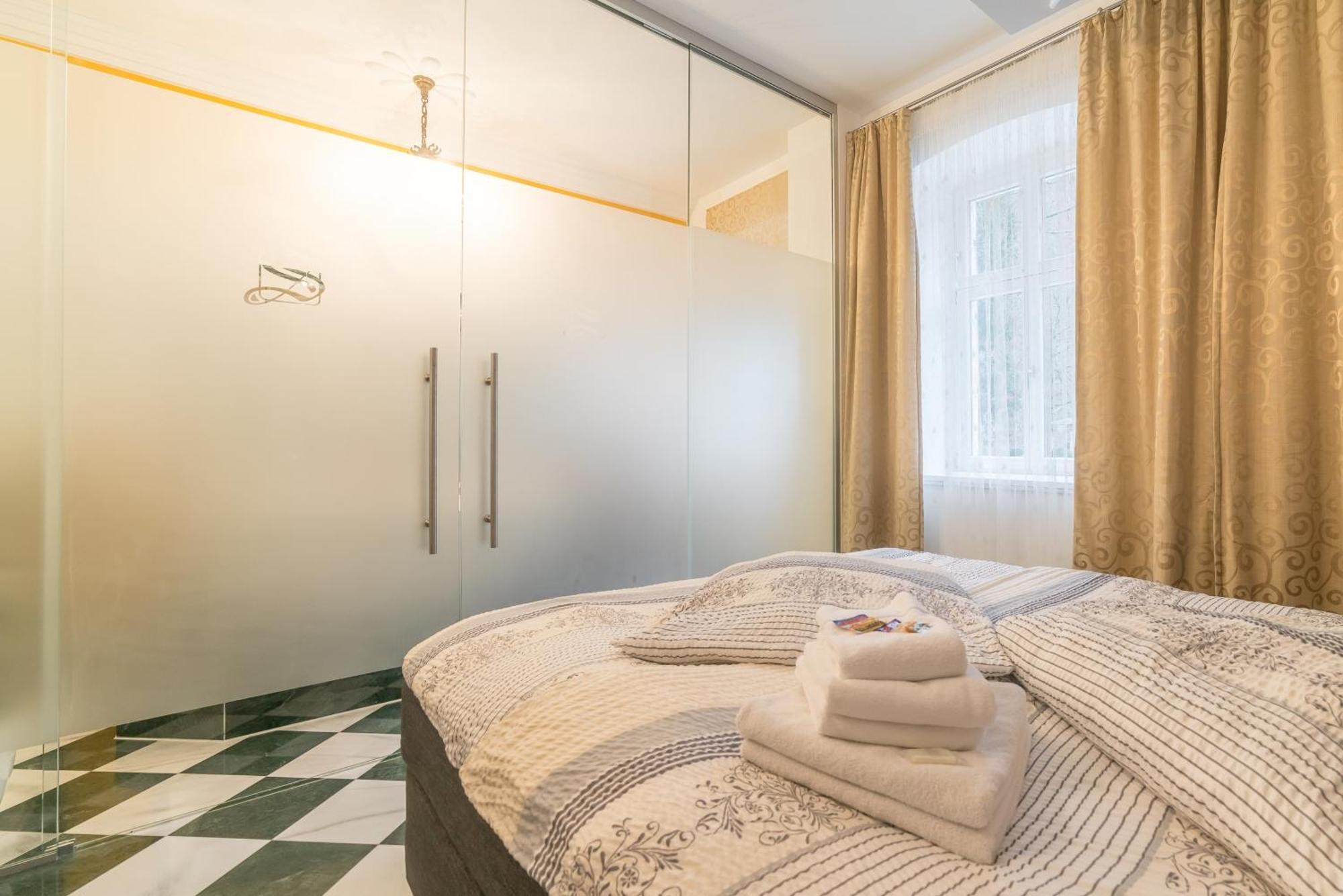 Charming Apartment With Terrace In Bad Schandau 55 Sqm Parking Exterior foto